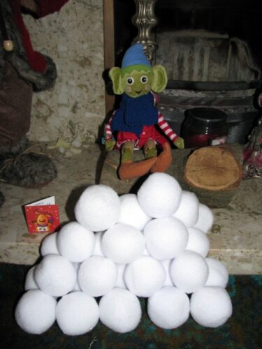 elf on the shelf, christmas elf, snow,