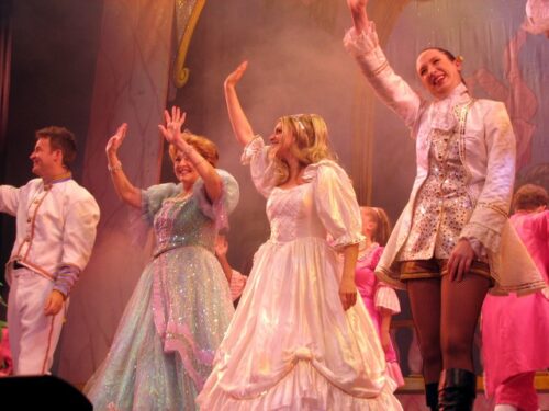 Cinderella pantomime, hexagon theatre